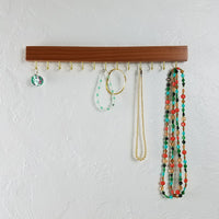Necklace hotsell rack wall